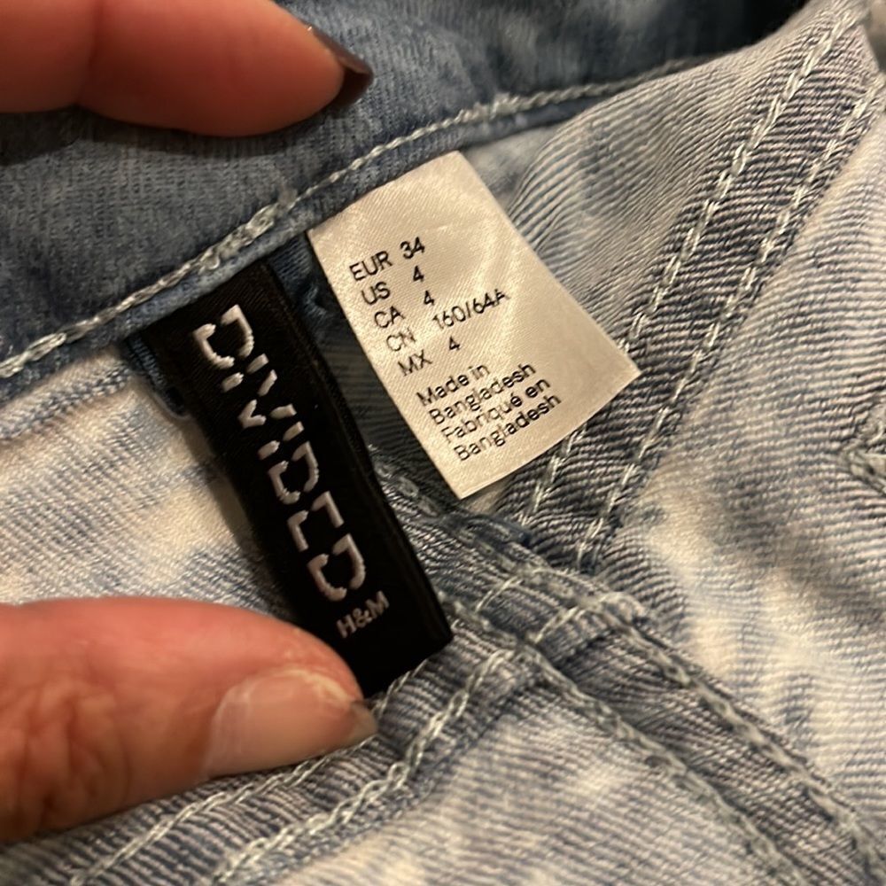 H&M Jean Shorts Size 4 - Picture 3 of 3